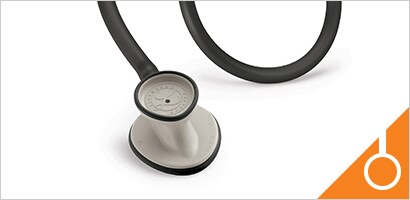 3M Littmann Lightweight stetoskop na beloj pozadini.
